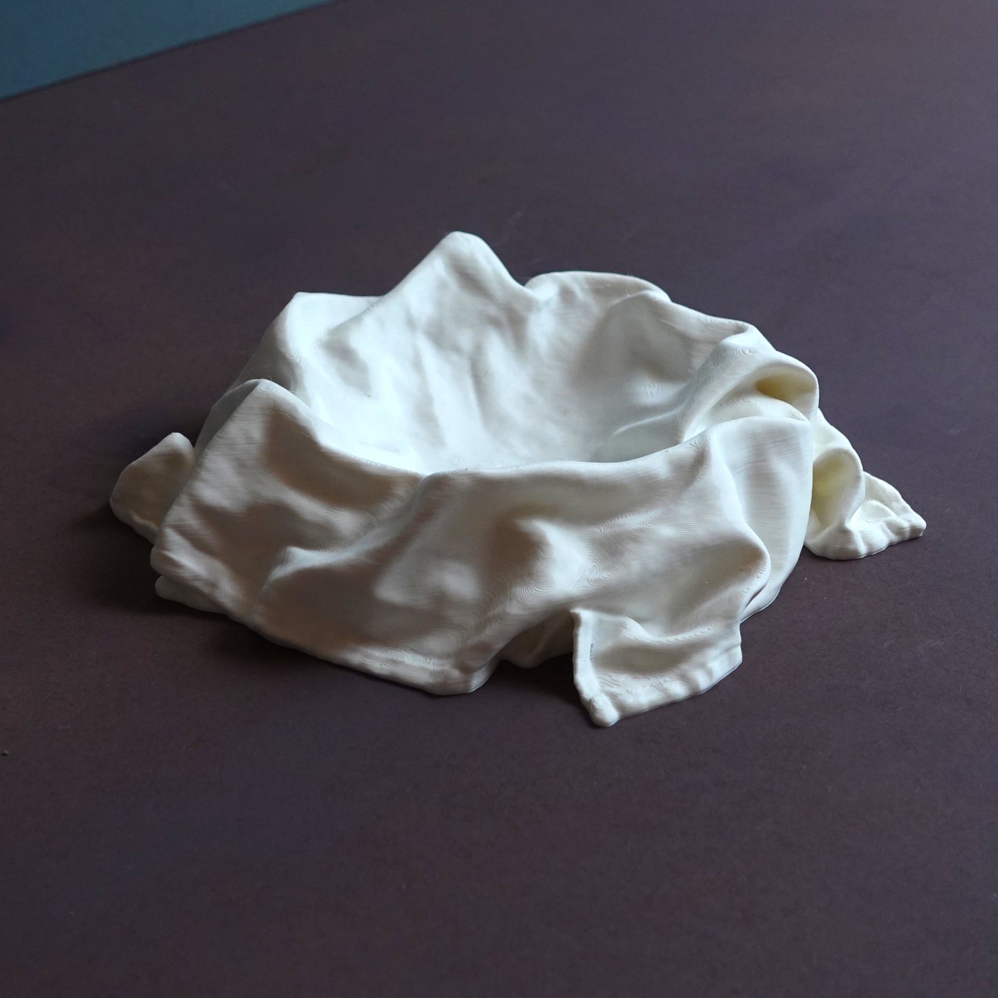 Designerschale "Cloth Bowl" | Made in Switzerland | Bio-Plastik | Stilvolles Design | Originelles Schreibtisch-Accessoire